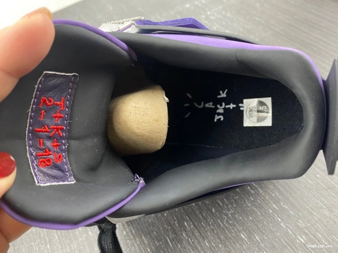 One Kick Jordan and LN4 Family) 766296 Retro 4 Purple (Friends Travis Scott 0713